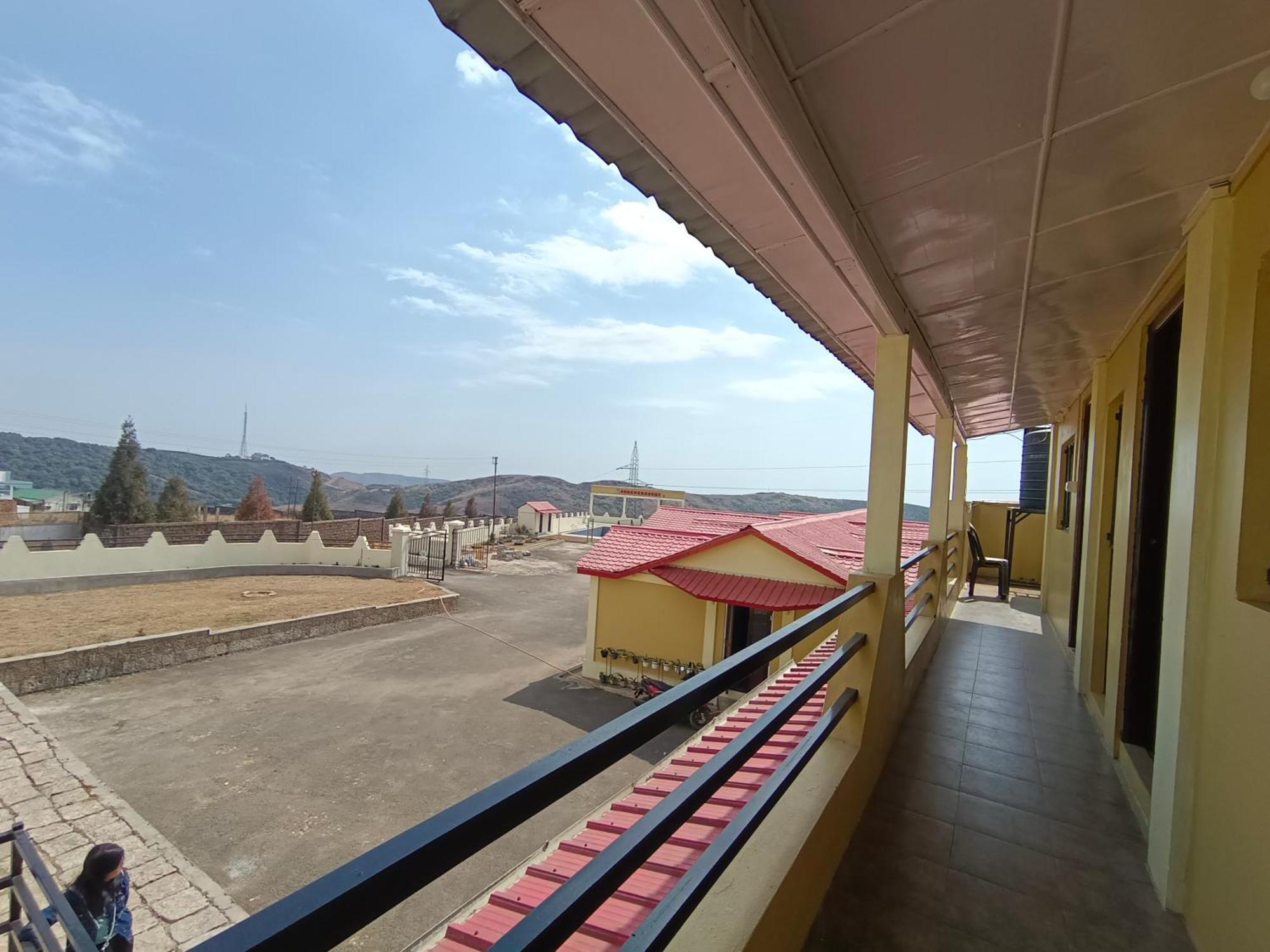 Serene Resort Cherrapunji Eksteriør bilde
